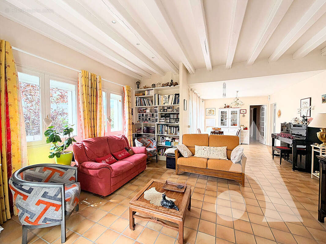 Maison d'architecte 170 m² - Secteur calme et recherché - Saint-Julien-les-Villas - photo 10