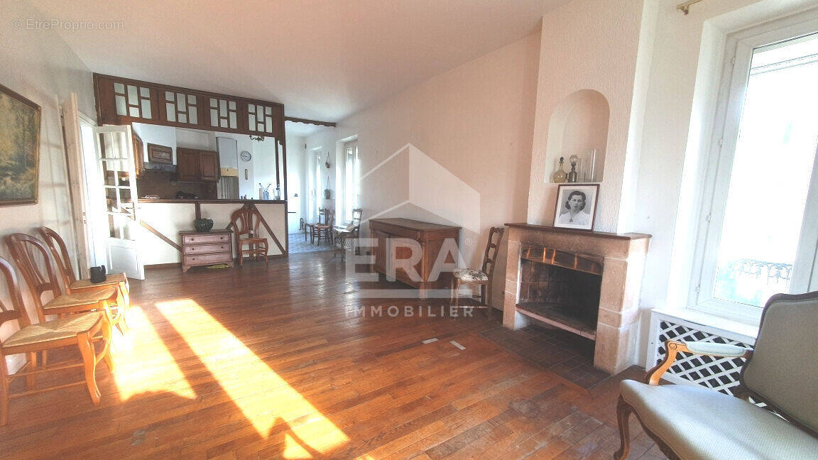 Appartement à SAINT-MAUR-DES-FOSSES