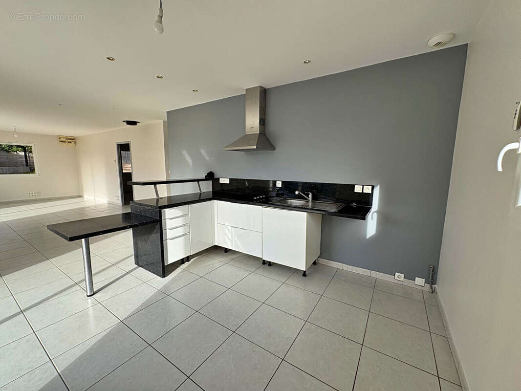 Commerce à BRIENNON