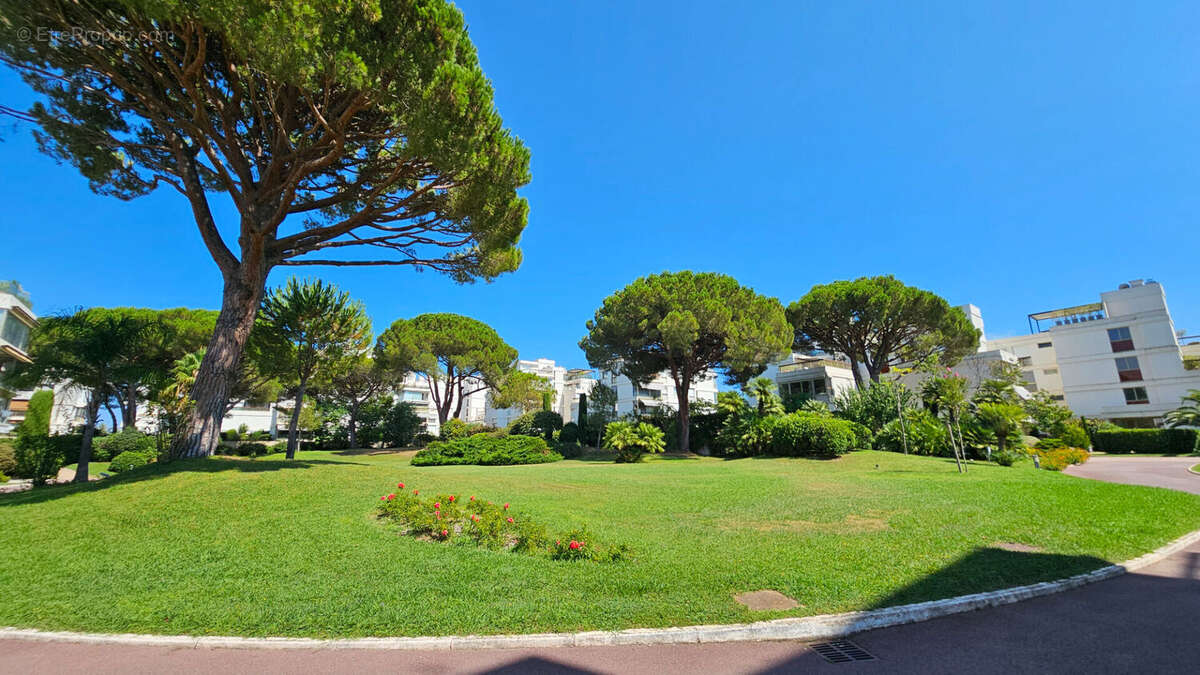 Appartement à MANDELIEU-LA-NAPOULE