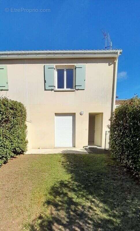 Maison 63 m² à Biard  - photo 2