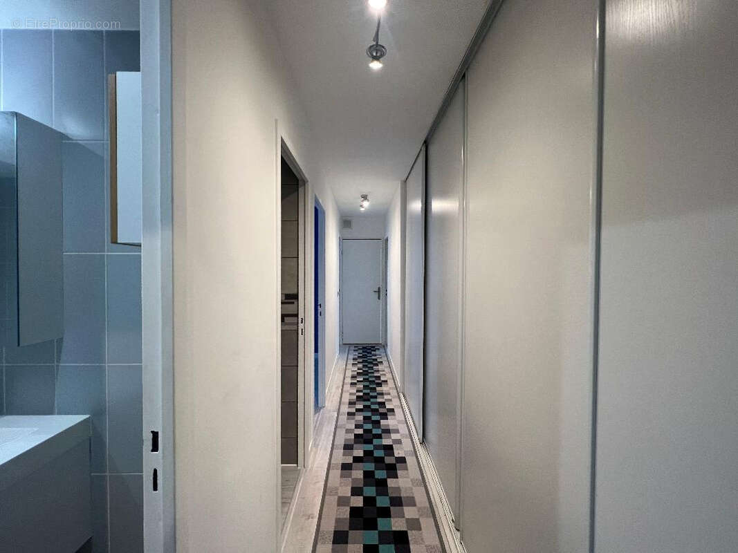 Appartement à SARTROUVILLE