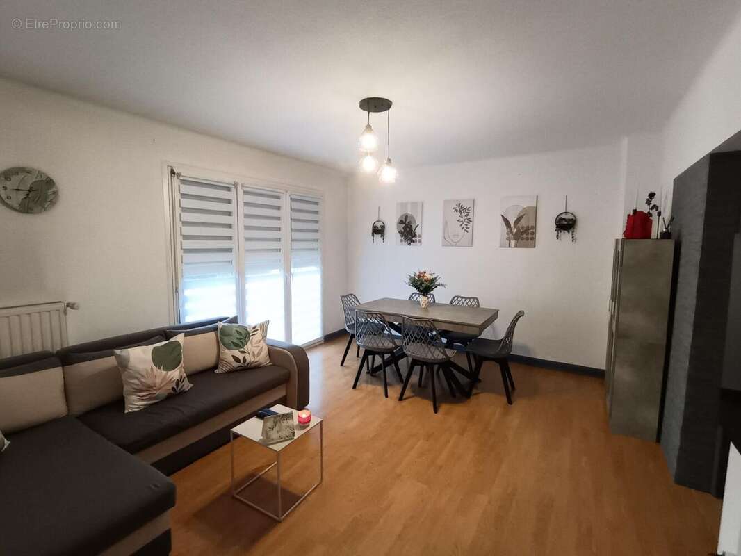 Photo 2 - Appartement à FESCHES-LE-CHATEL