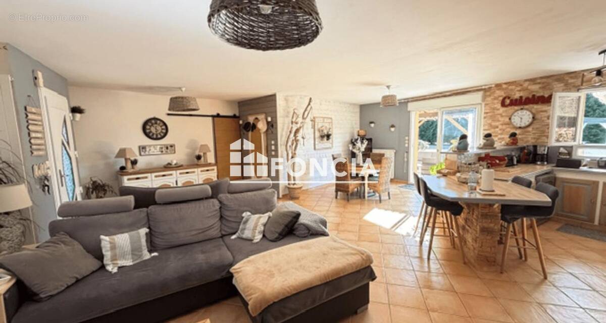 Maison à SPAY
