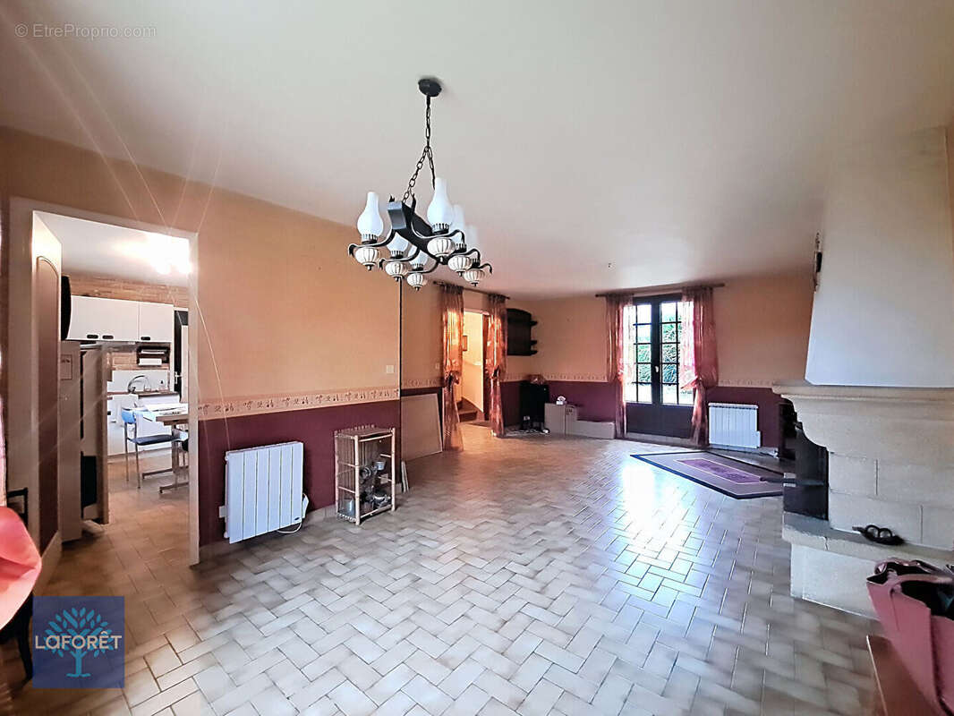 Maison à LA CHAPELLE-JANSON