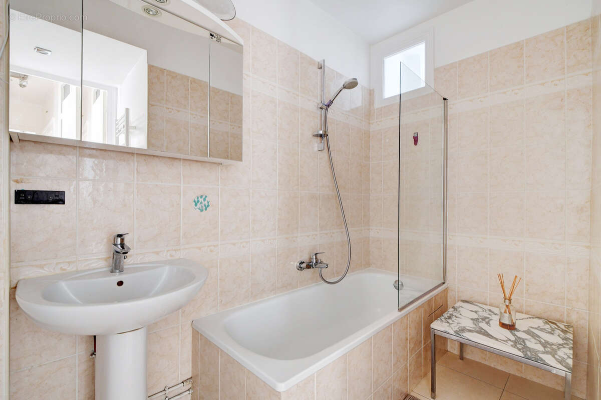 Appartement à PARIS-7E