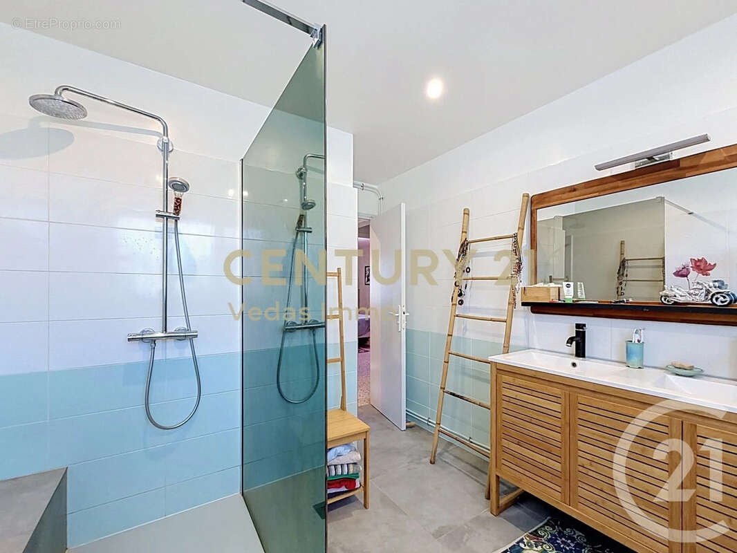 Maison 176 m² à Laverune  - photo 10