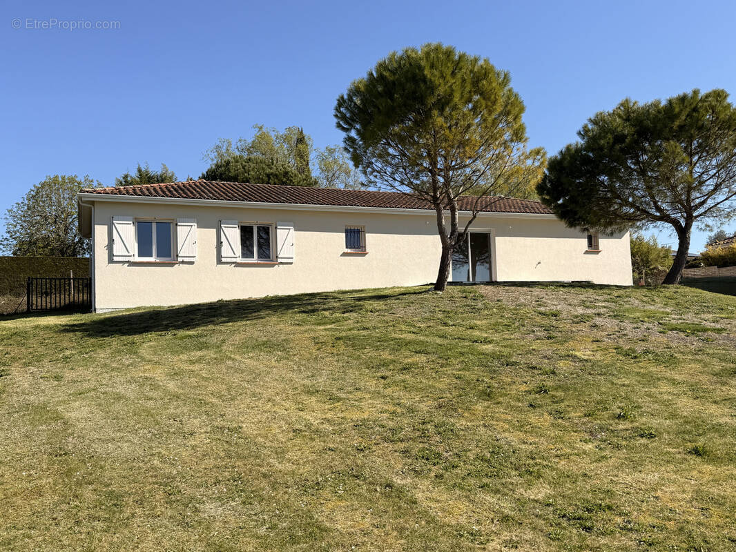 Maison à SAUVAGNAS