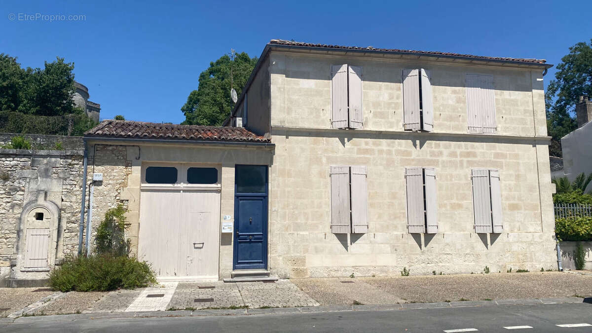 Maison à TONNAY-CHARENTE