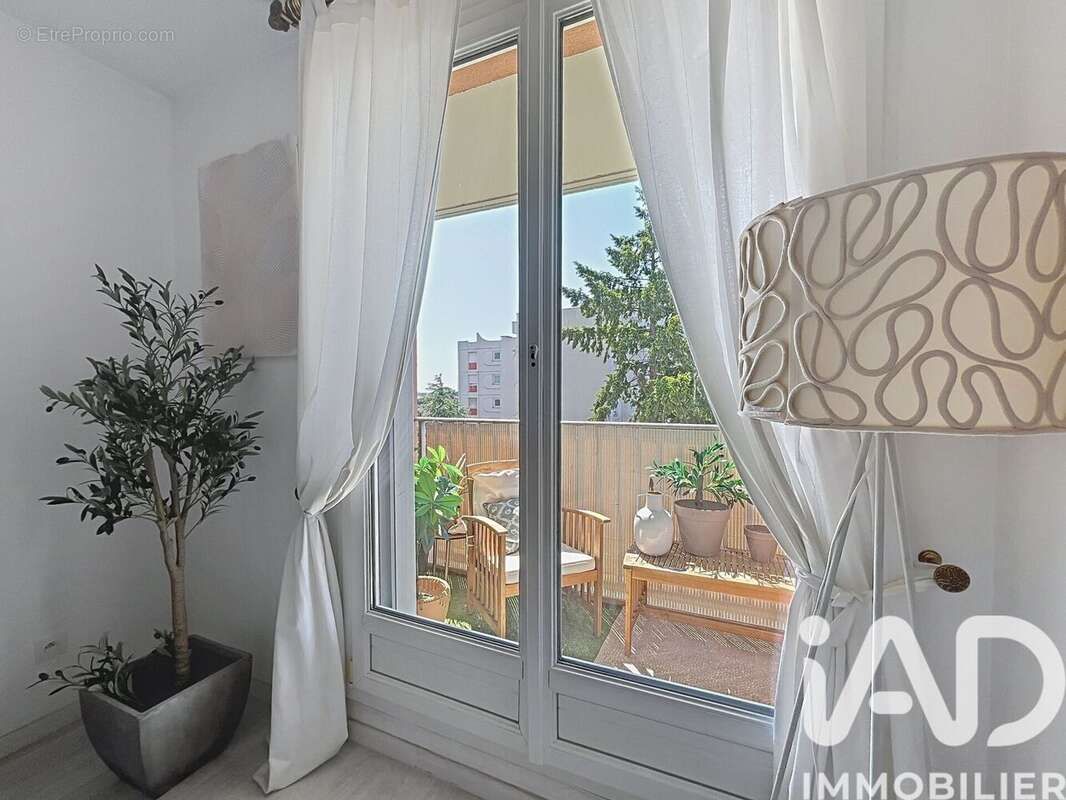 Photo 7 - Appartement à VILLEURBANNE