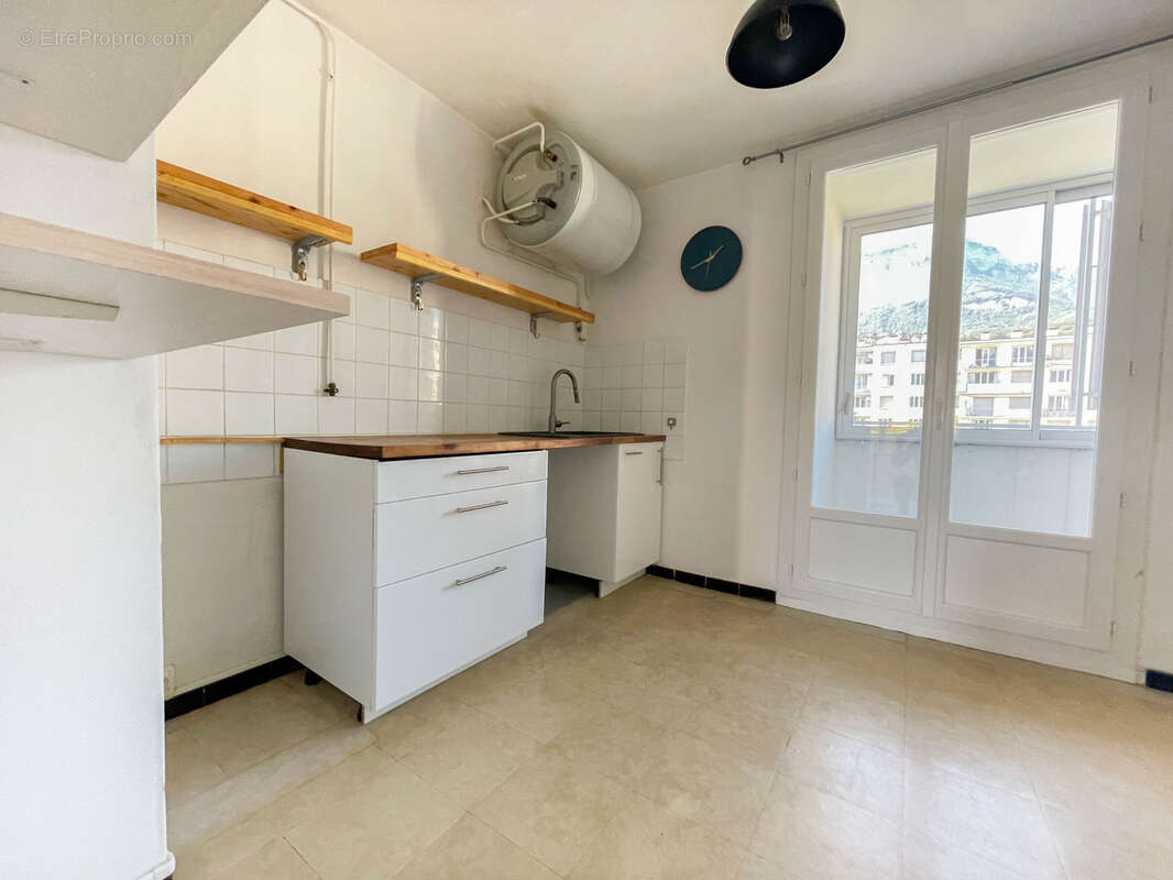 Appartement à LE PONT-DE-CLAIX