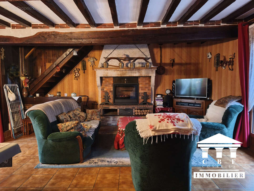 Maison à L'ABERGEMENT-SAINTE-COLOMBE