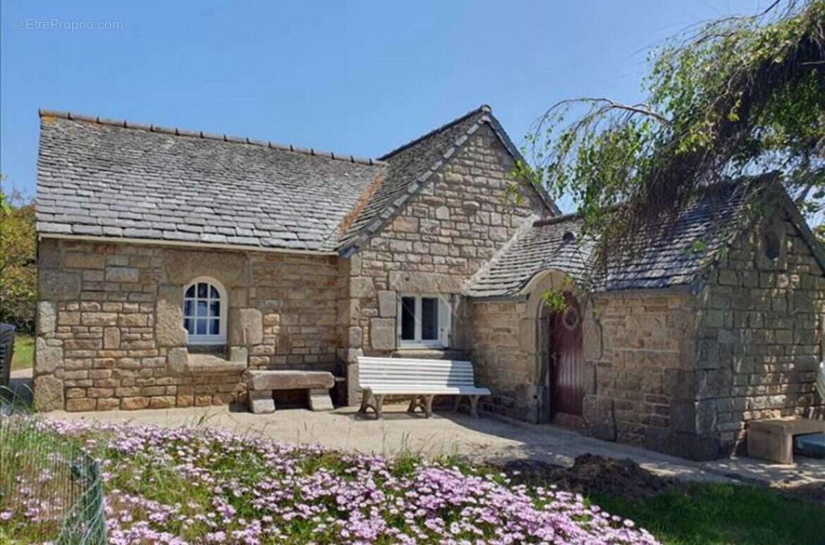 Maison à PLOUMOGUER