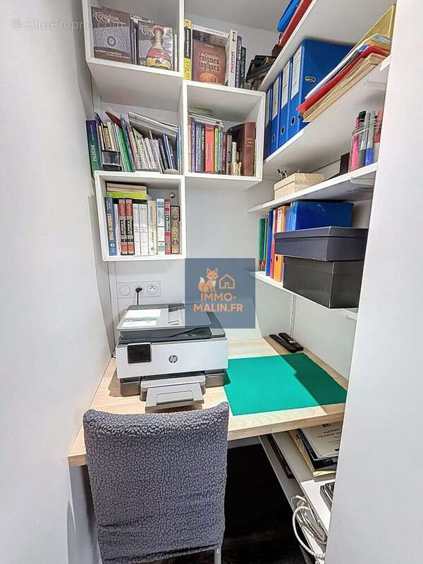 Bureau - Appartement à STAINS