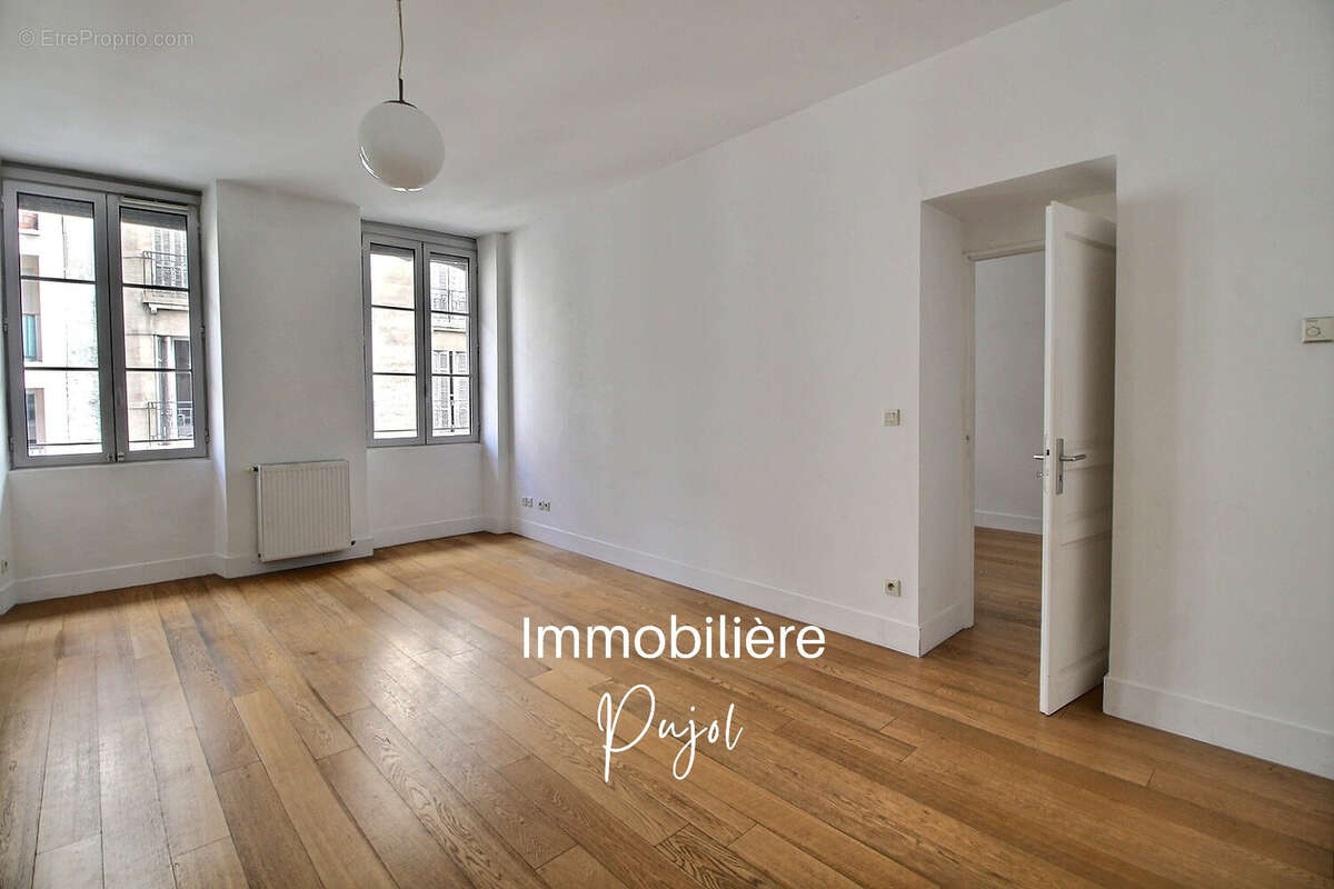Appartement à MARSEILLE-7E