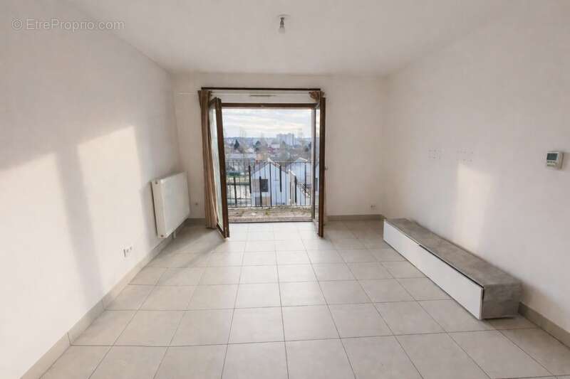 Appartement à LES PAVILLONS-SOUS-BOIS