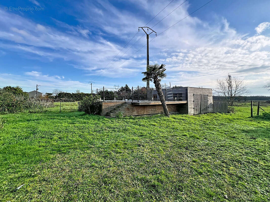 Maison à AMBILLOU-CHATEAU