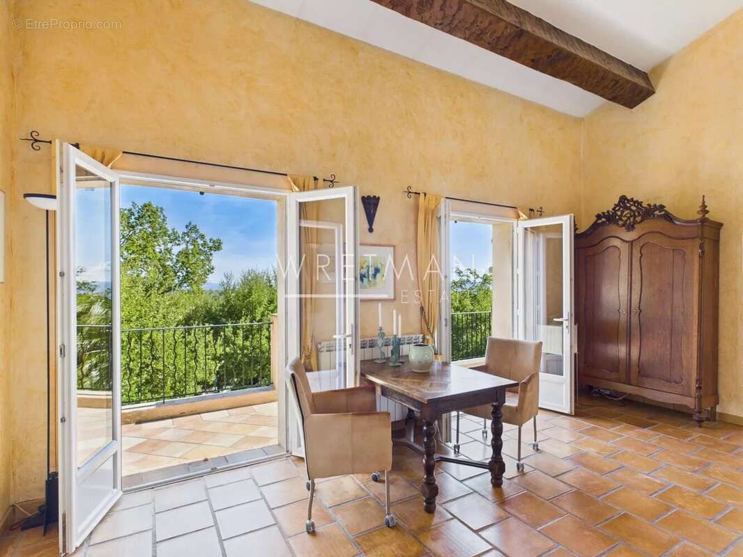 Maison à LE CANNET-DES-MAURES