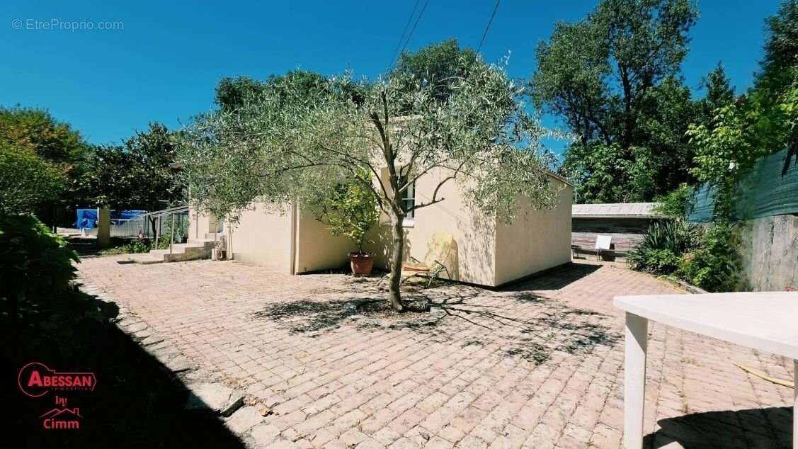 Maison à SAINT-THEODORIT