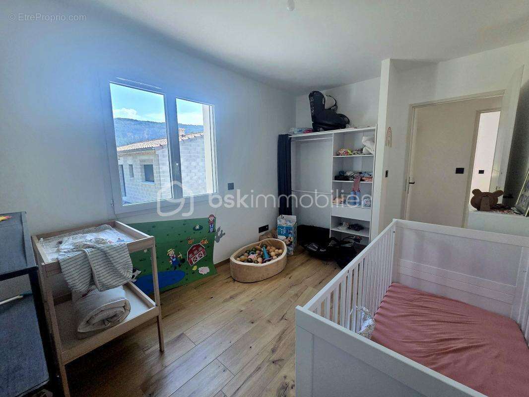 Maison d'environ 90 m² à Vesseaux - photo 15