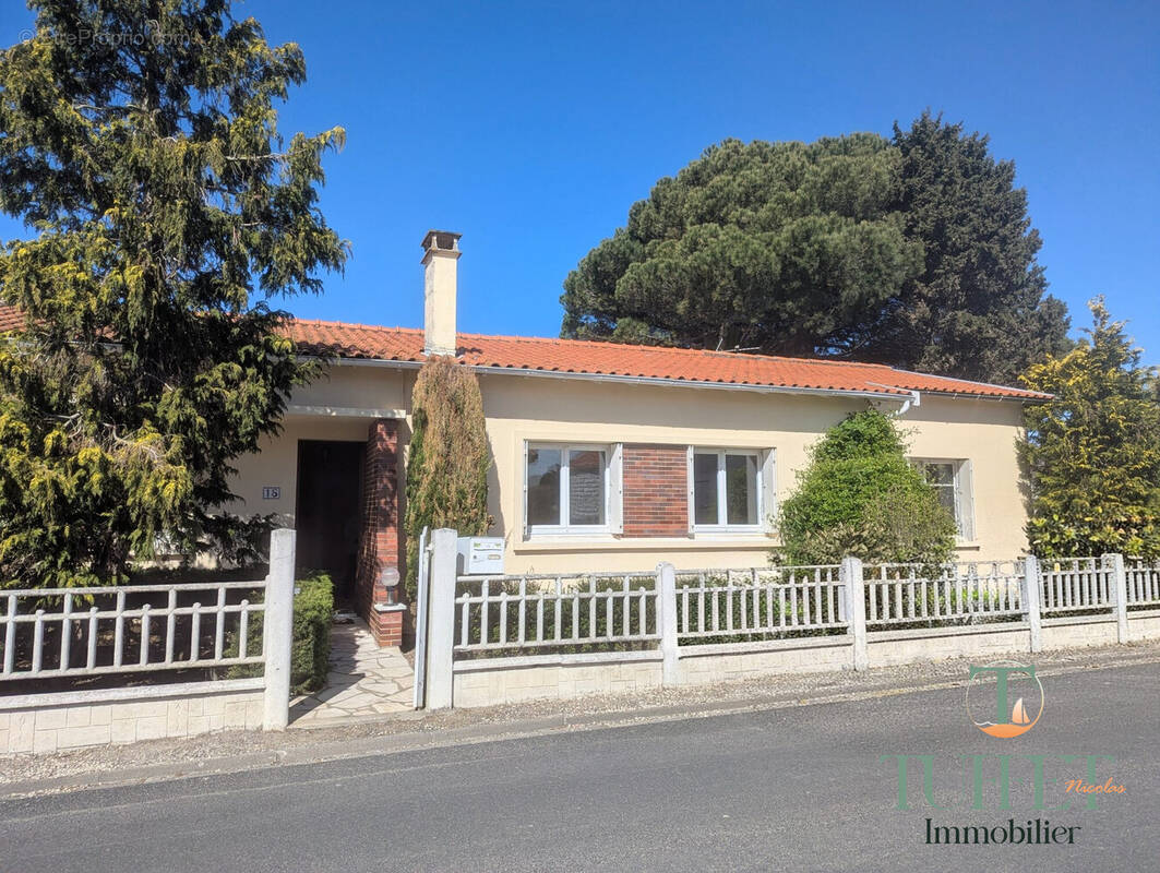 Maison à BOURCEFRANC-LE-CHAPUS