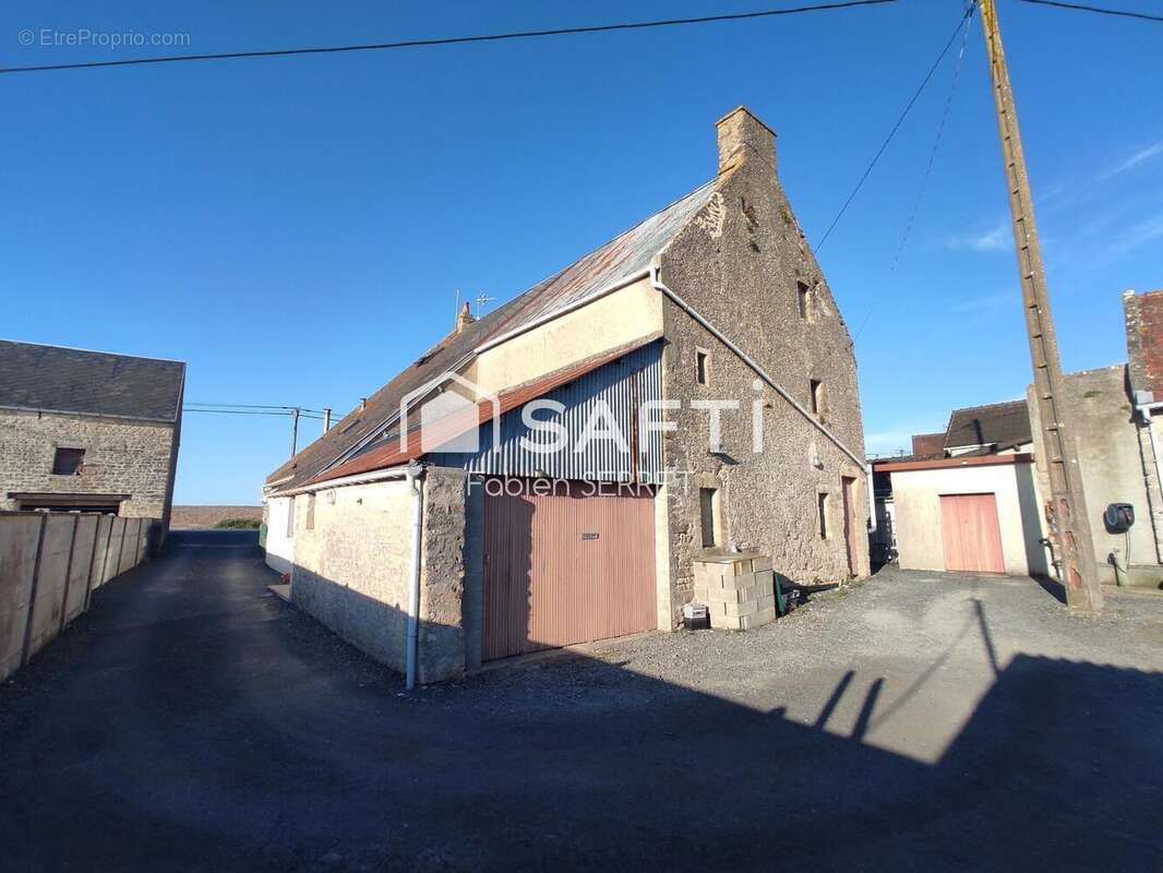 Maison 213 m² à Cricqueville-En-Bessin  - photo 3
