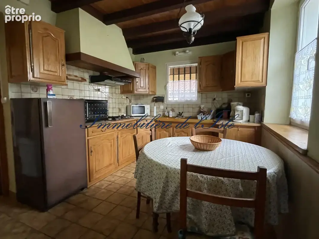 Maison familiale avec dépendances   terrain constructible   beau potentiel - photo 2