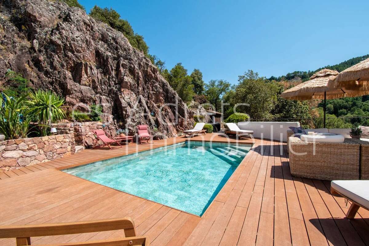 Maison à LES ADRETS-DE-L&#039;ESTEREL