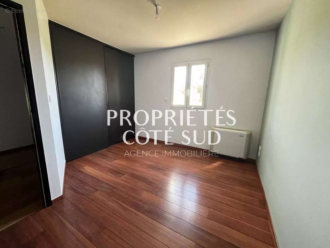 PUJAUT – Villa 166 m²  Piscine  Terrain 1 000 m² sans vis-à-vis  Vue village - photo 8