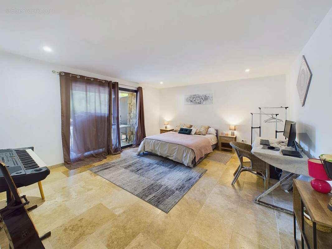 Superbe rénovation pour cette maison en pierre avec potentiel de revenus près de Beynac - photo 11