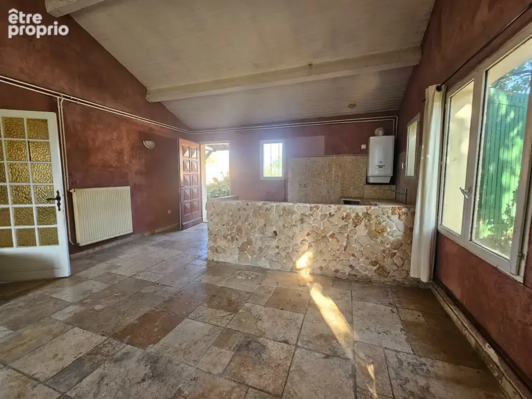 À VENDRE - Ensemble immobilier avec local commercial et habitation - Les Milles (13290) - photo 5