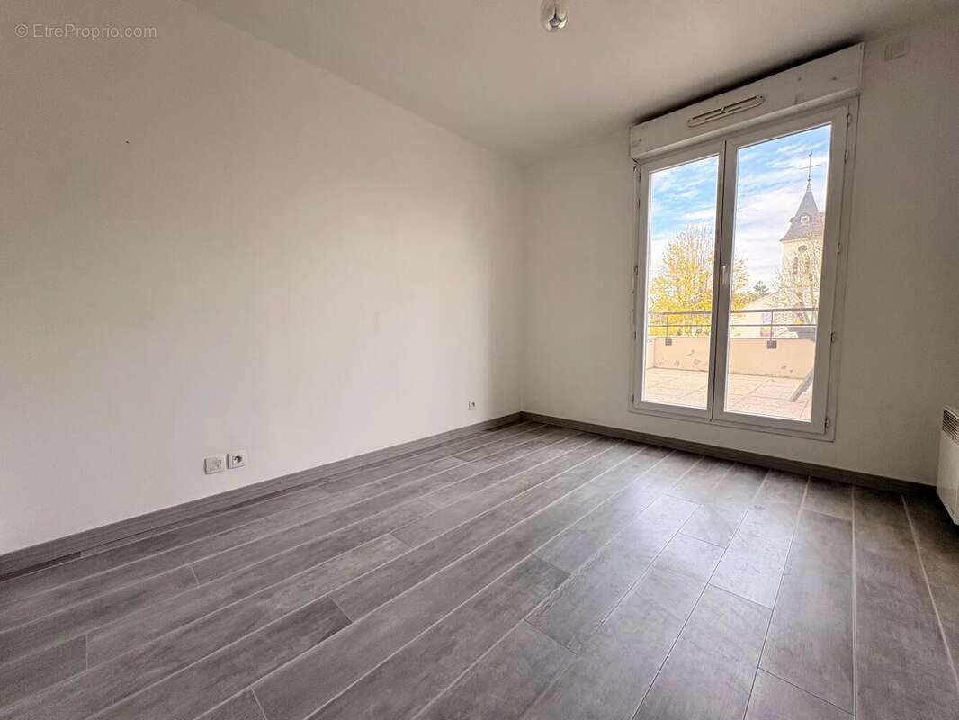 Appartement à LE PLESSIS-TREVISE
