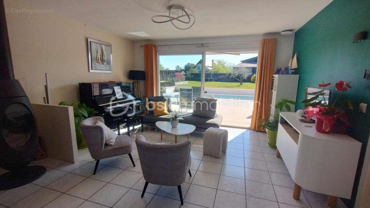 Maison à SERRES-CASTET