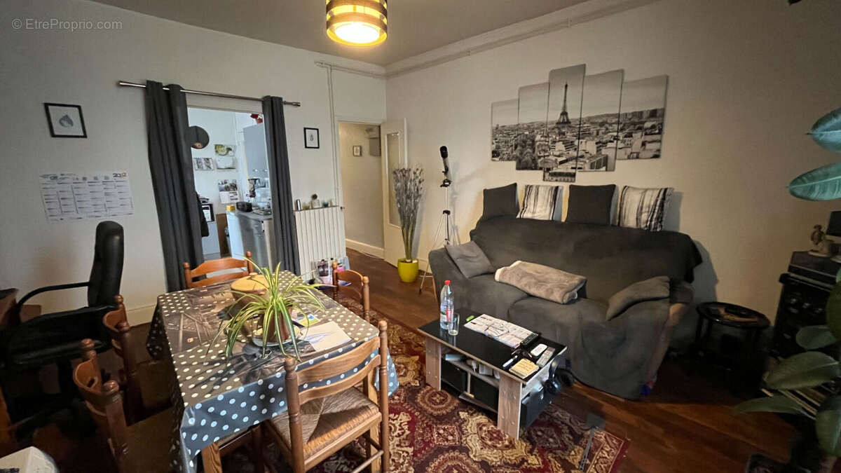 Appartement à YZEURE