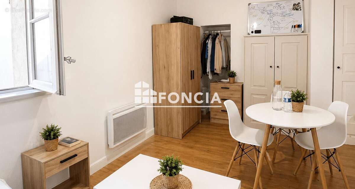 Appartement à AIGALIERS