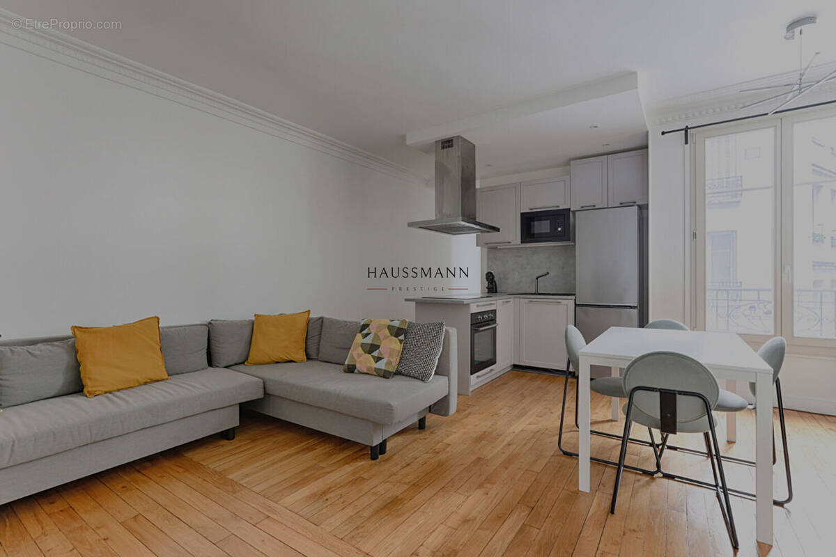 Appartement à PARIS-16E