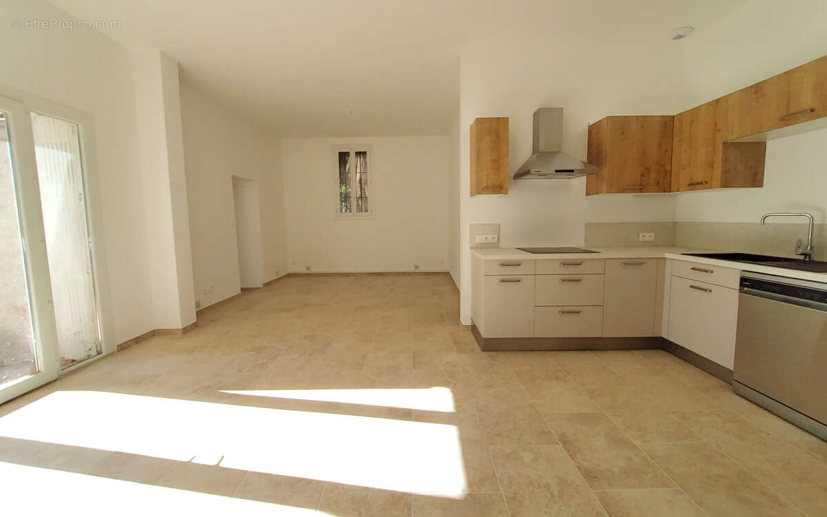 Appartement à CUERS