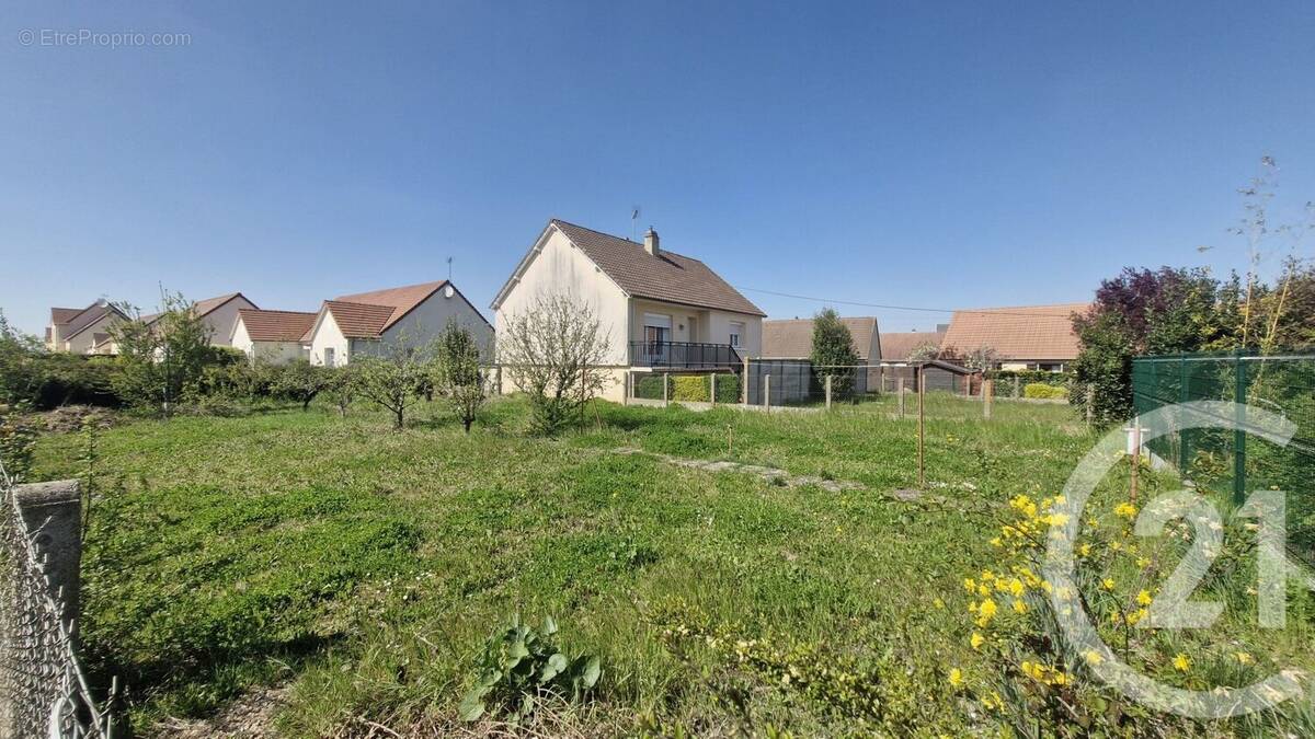 Terrain à CHATEAUDUN