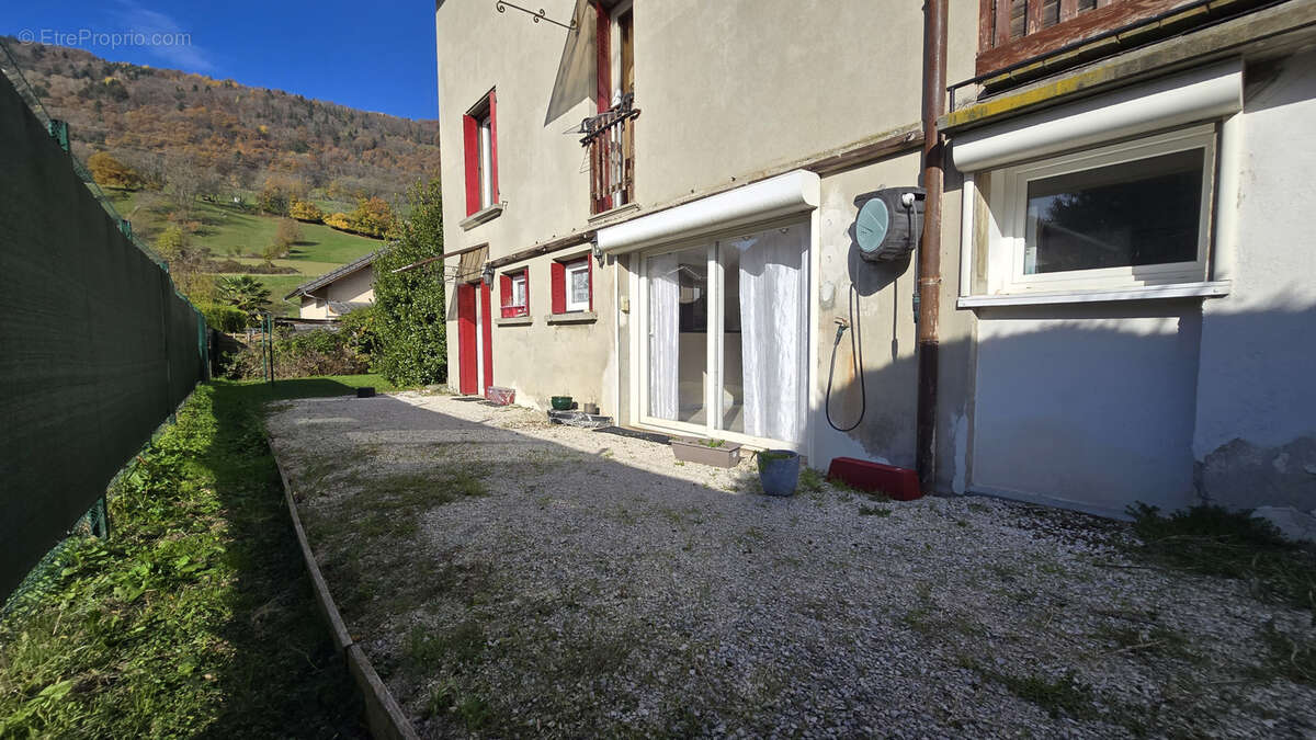 Appartement à LA CROIX-DE-LA-ROCHETTE