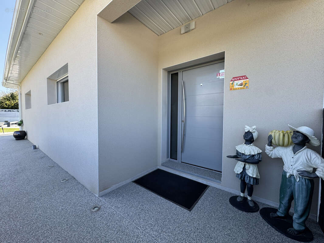 Maison à MONTBOUCHER-SUR-JABRON