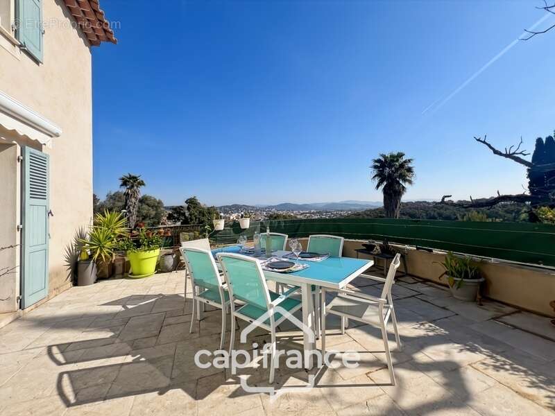 Appartement à HYERES