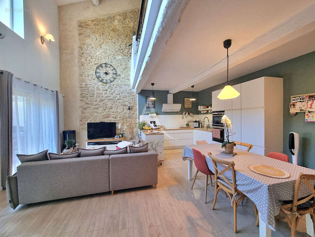 Maison à MOUSSAN