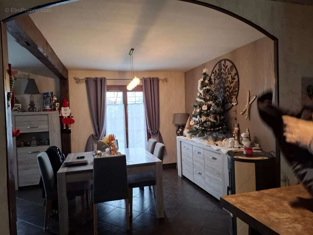 Maison à FEUQUIERES