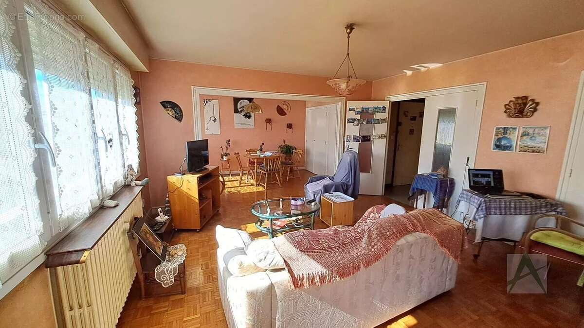 Appartement à BARBERAZ