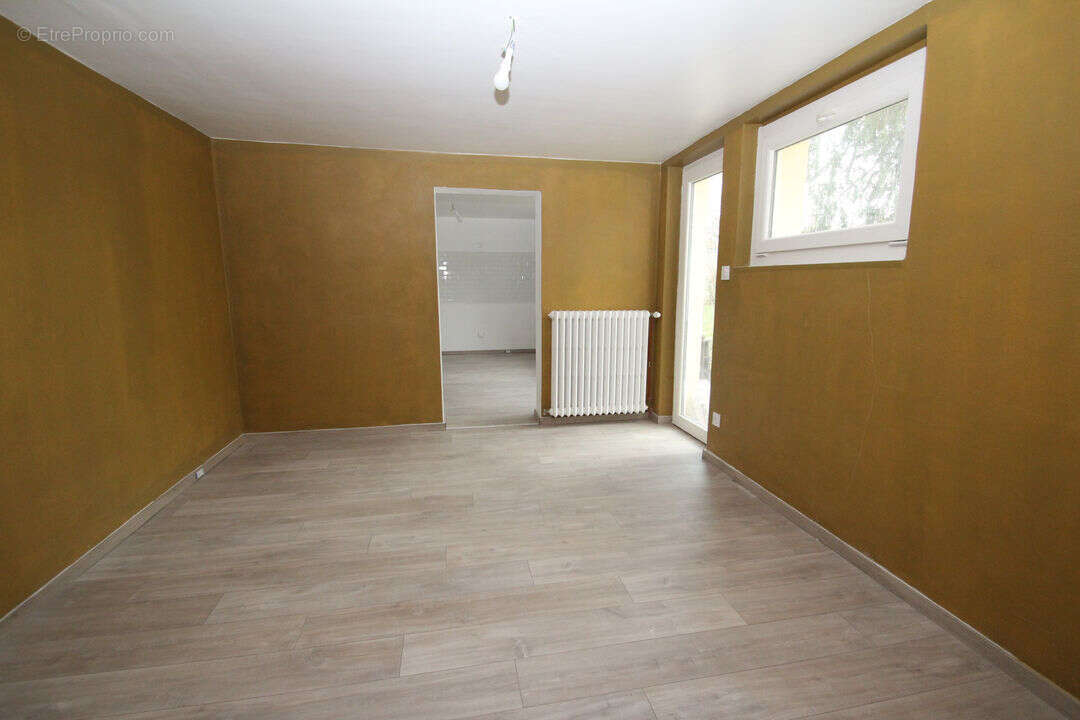 Maison à LUCENAY-LES-AIX