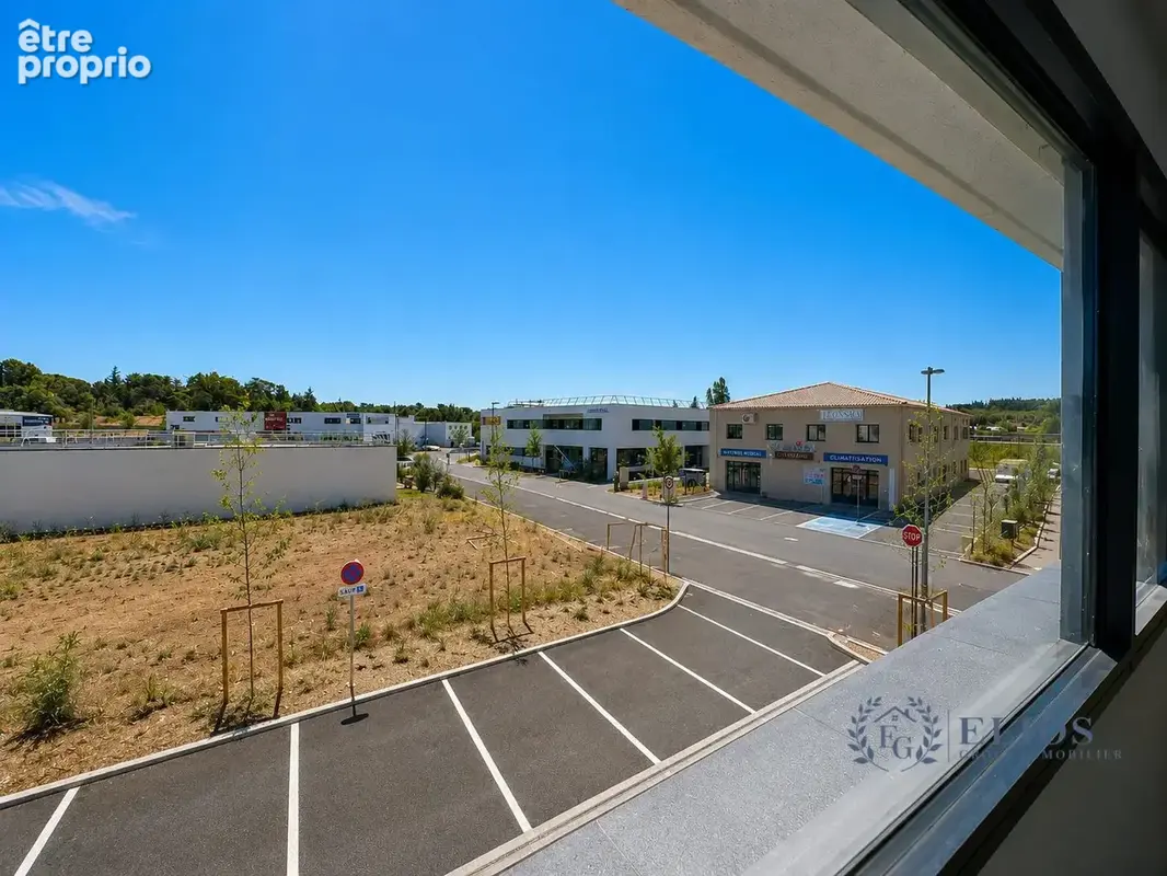 Commerce 250 m² à vendre à Saint-Maximin-La-Sainte-Baume (83470) - photo 7