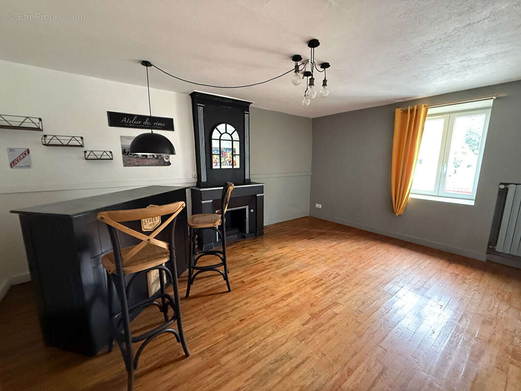 Belle ferme rénovée de 220 m² avec garages et dépendances - photo 12