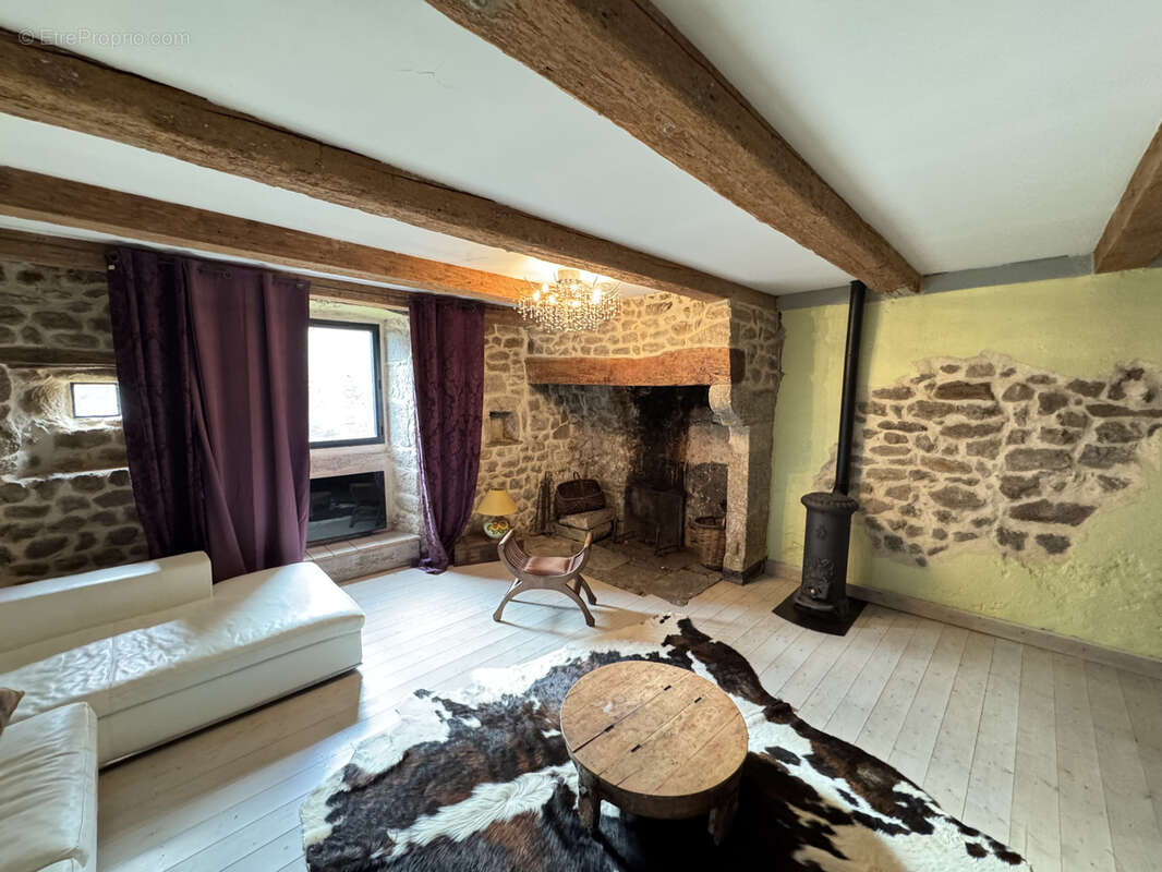 Belle ferme ardechoise avec dependances - photo 8