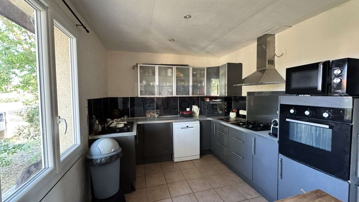 Labastide-saint-sernin  maison t4 de plain-pied avec grand jardin et garage - photo 7