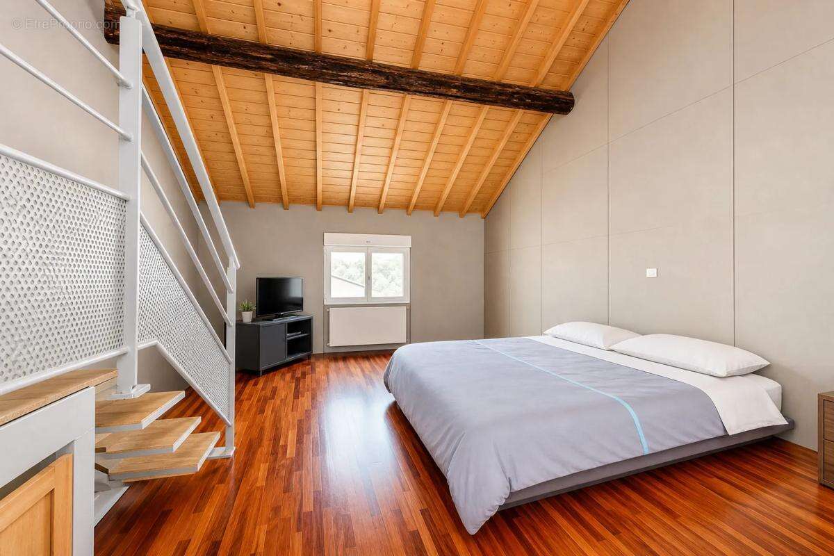 Superbe maison familiale de 230 m² - la chapelle-de-guinchay - photo 3